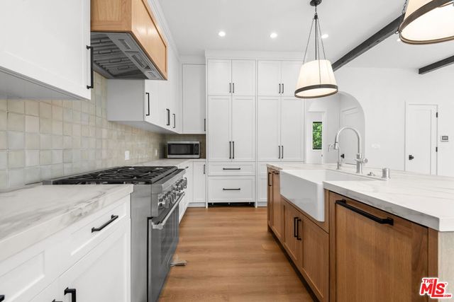 930 Lincoln Boulevard B, Santa Monica, CA 90403