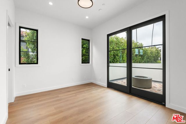 930 Lincoln Boulevard B, Santa Monica, CA 90403