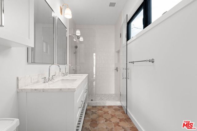 930 Lincoln Boulevard B, Santa Monica, CA 90403