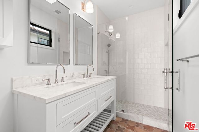 930 Lincoln Boulevard B, Santa Monica, CA 90403