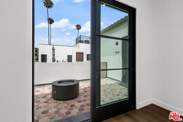 930 Lincoln Boulevard B, Santa Monica, CA 90403