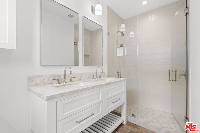 930 Lincoln Boulevard B, Santa Monica, CA 90403