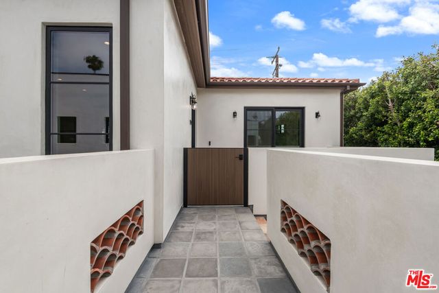930 Lincoln Boulevard B, Santa Monica, CA 90403