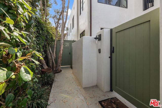 930 Lincoln Boulevard B, Santa Monica, CA 90403