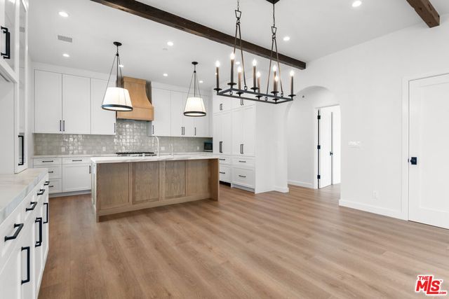 930 Lincoln Boulevard B, Santa Monica, CA 90403