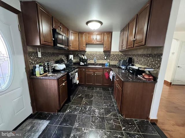 2413 VISTA ST, Philadelphia, PA 19152