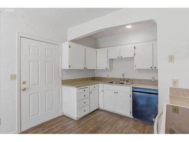 2242 C St, Forest Grove, OR 97116