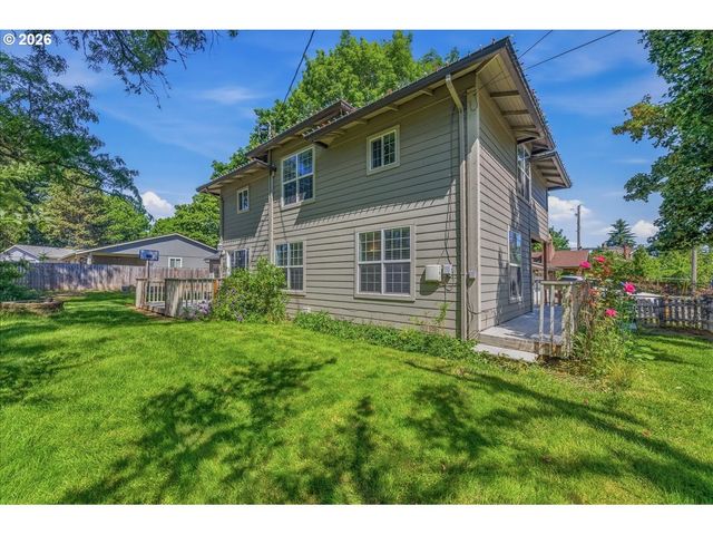 2242 C St, Forest Grove, OR 97116