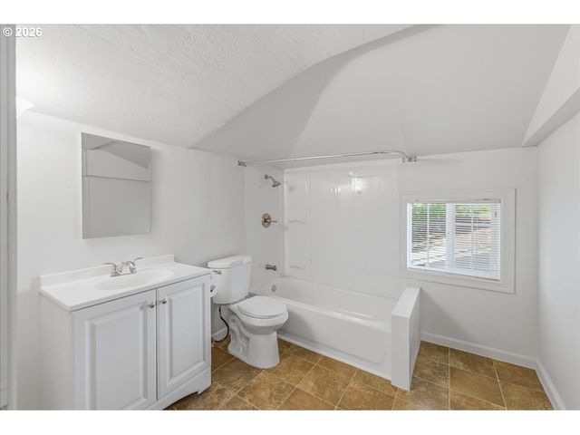 2242 C St, Forest Grove, OR 97116