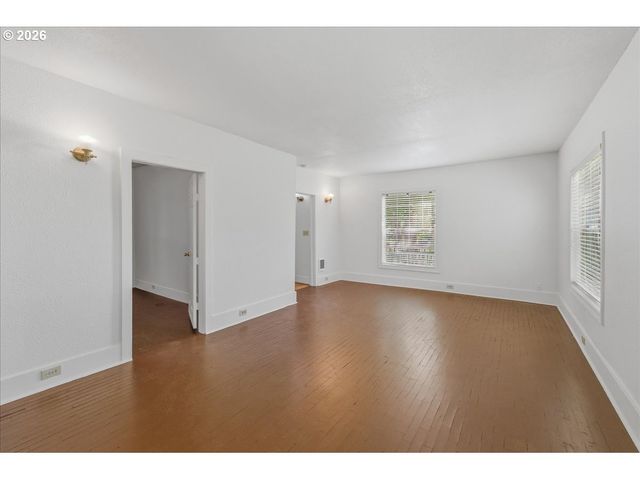 2242 C St, Forest Grove, OR 97116