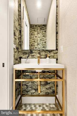 3726 R ST NW, Washington, DC 20007