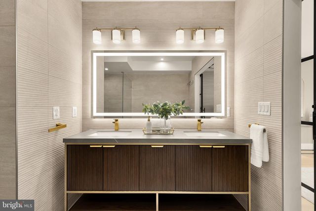 3726 R ST NW, Washington, DC 20007