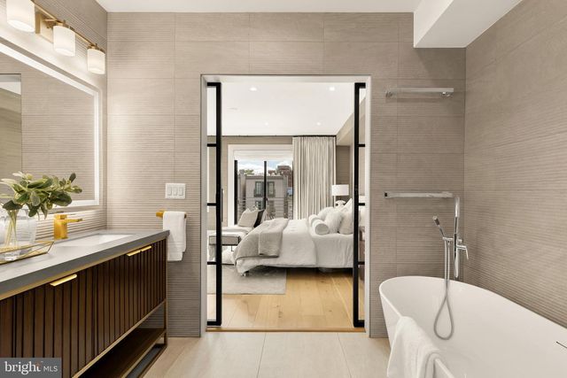 3726 R ST NW, Washington, DC 20007