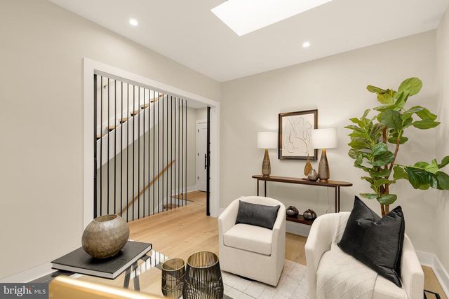 3726 R ST NW, Washington, DC 20007