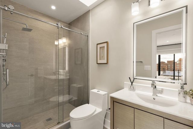 3726 R ST NW, Washington, DC 20007