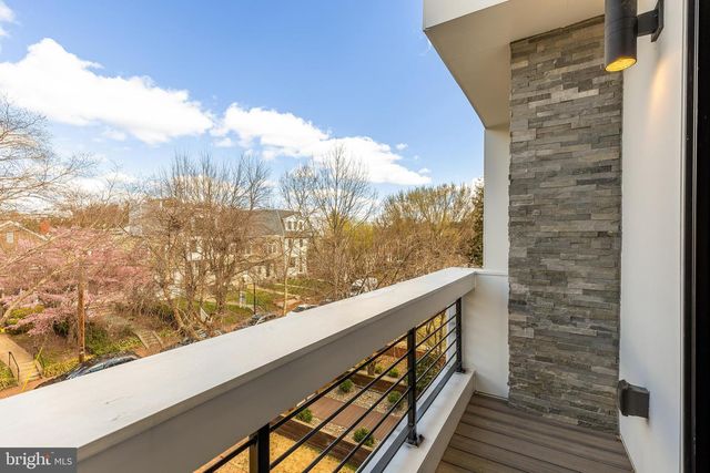 3726 R ST NW, Washington, DC 20007