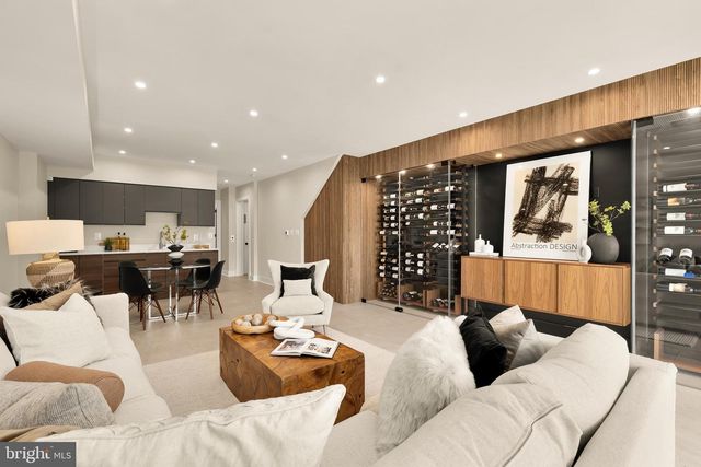 3726 R ST NW, Washington, DC 20007