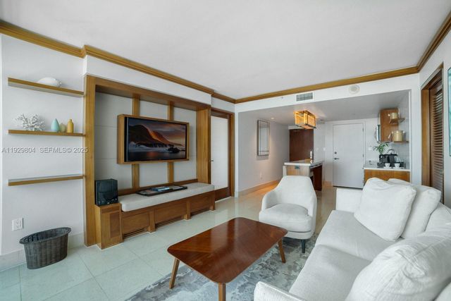 6801 Collins Ave 914, Miami Beach, FL 33141