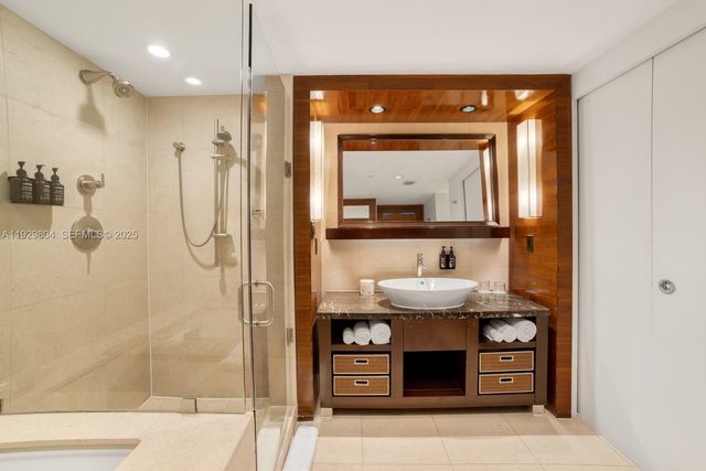 6801 Collins Ave 914, Miami Beach, FL 33141