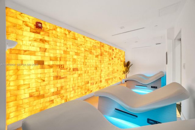 6801 Collins Ave 914, Miami Beach, FL 33141