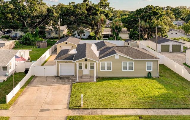 2576 17TH AVENUE N, St Petersburg, FL 33713