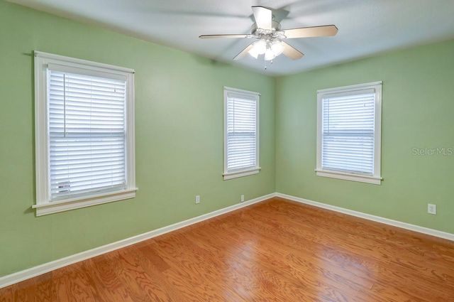 2576 17TH AVENUE N, St Petersburg, FL 33713
