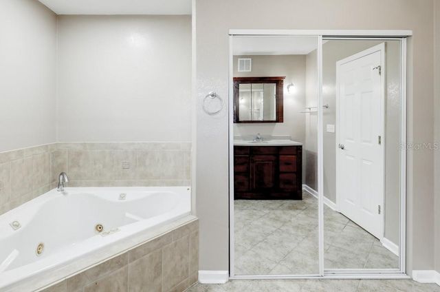 2576 17TH AVENUE N, St Petersburg, FL 33713