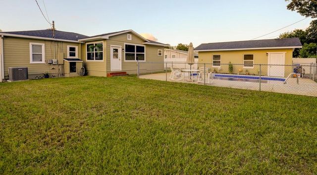 2576 17TH AVENUE N, St Petersburg, FL 33713