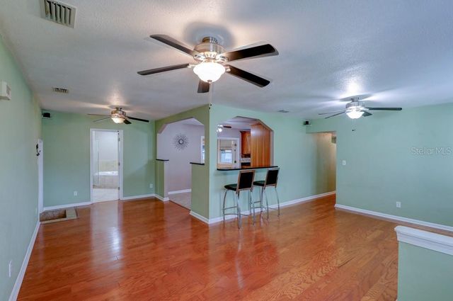 2576 17TH AVENUE N, St Petersburg, FL 33713
