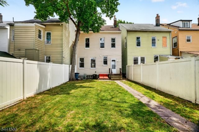 630 Madison Ave, Paterson City, NJ 07514