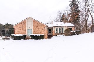 8984 S Christine Drive, Brighton Twp, MI 48114