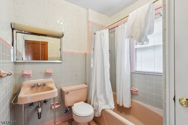 326 Thompson Ave, Roselle Boro, NJ 07203
