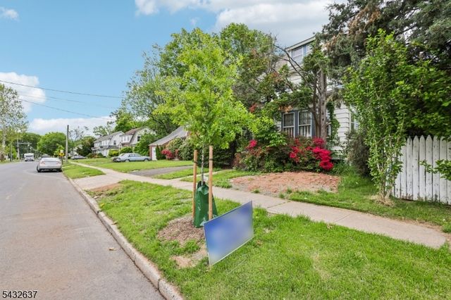326 Thompson Ave, Roselle Boro, NJ 07203