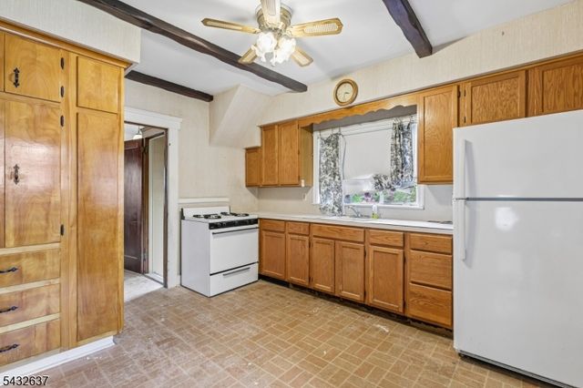 326 Thompson Ave, Roselle Boro, NJ 07203