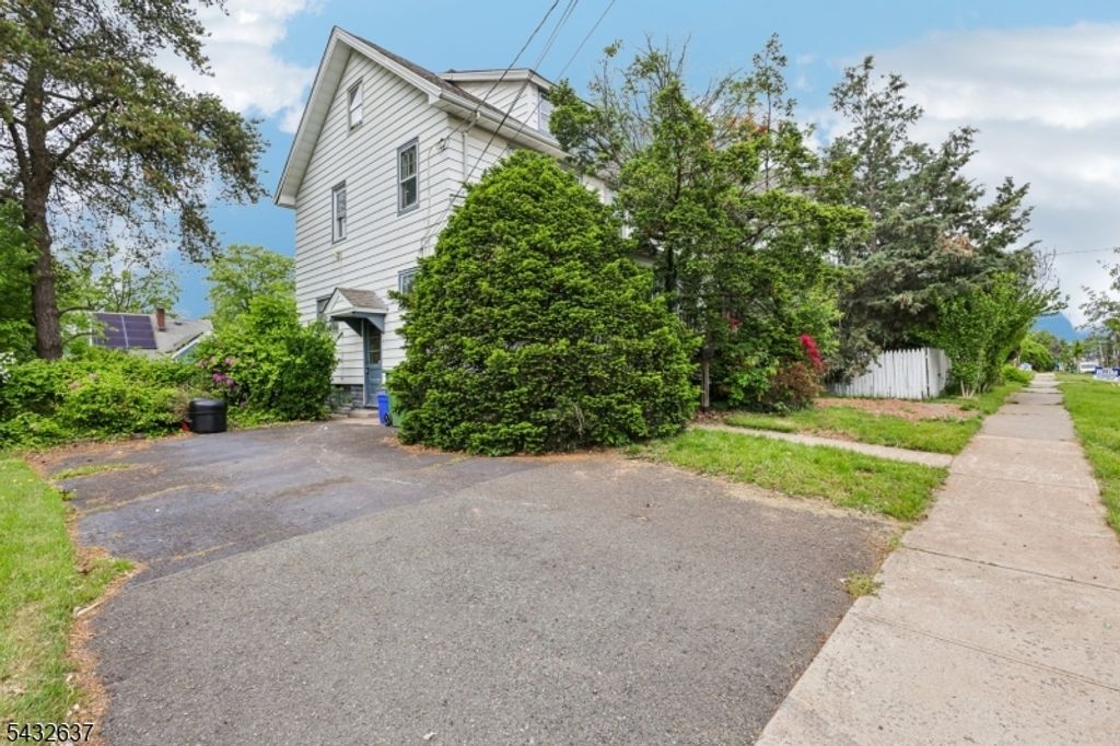 326 Thompson Ave, Roselle Boro, NJ 07203