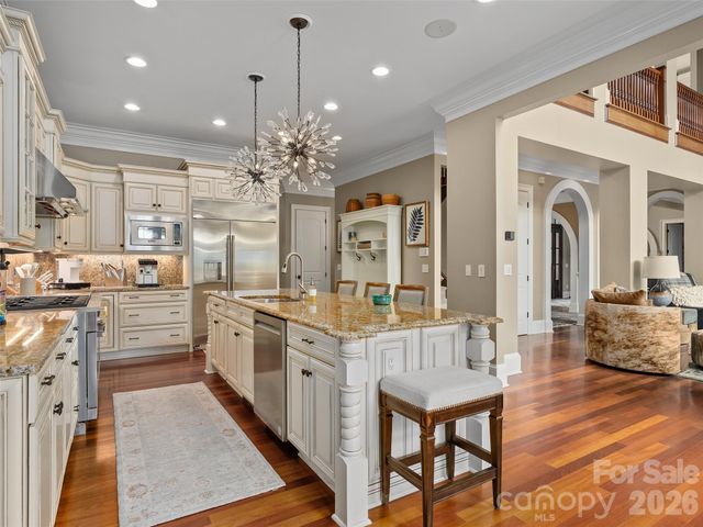 413 Barrington Drive, Asheville, NC 28803