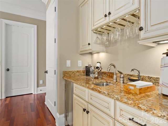 413 Barrington Drive, Asheville, NC 28803