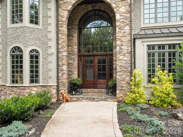 413 Barrington Drive, Asheville, NC 28803