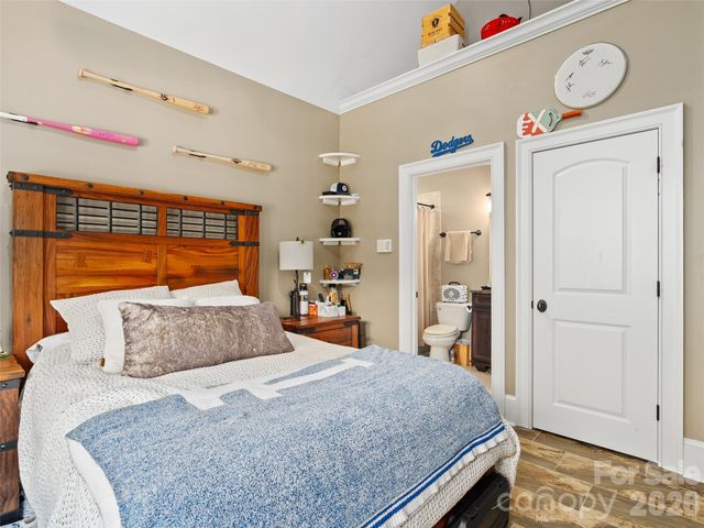 413 Barrington Drive, Asheville, NC 28803