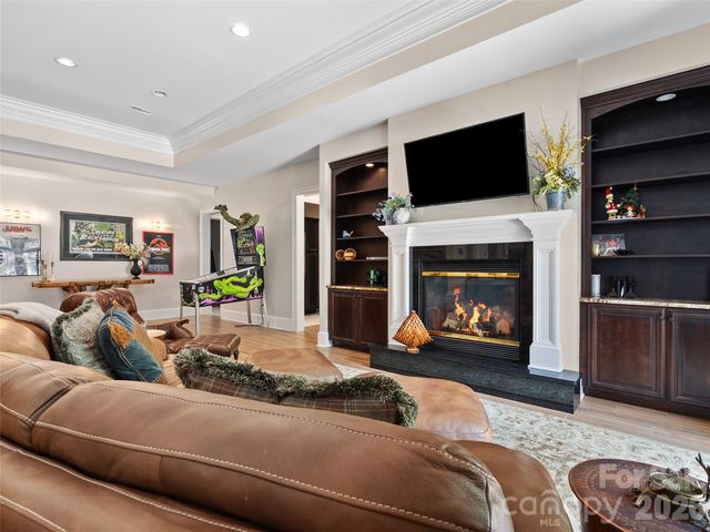 413 Barrington Drive, Asheville, NC 28803