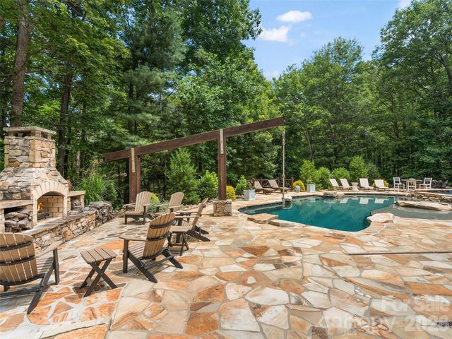 413 Barrington Drive, Asheville, NC 28803