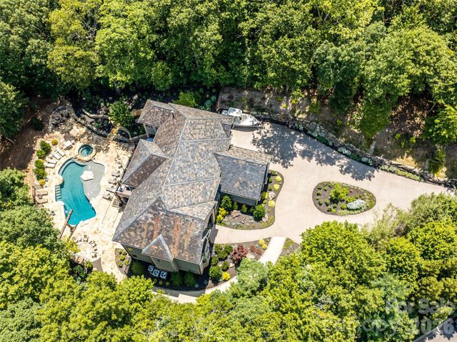 413 Barrington Drive, Asheville, NC 28803