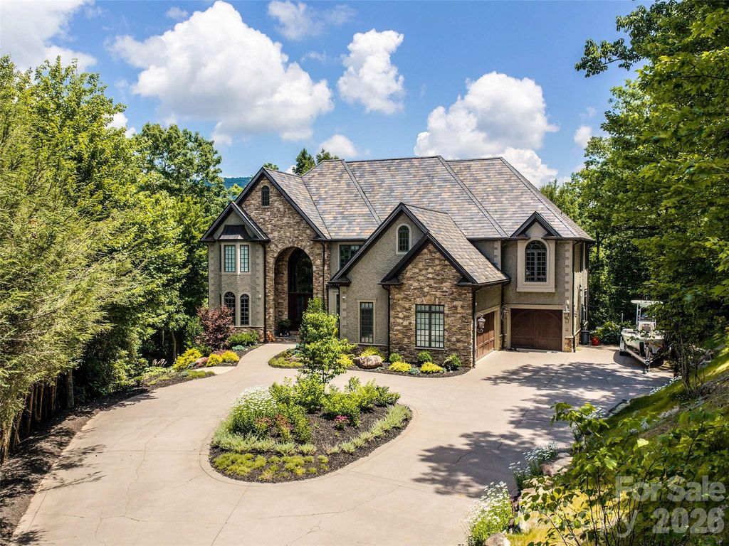 413 Barrington Drive, Asheville, NC 28803