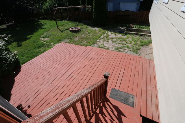 601 Deerpath Drive, Lindenhurst, IL 60046