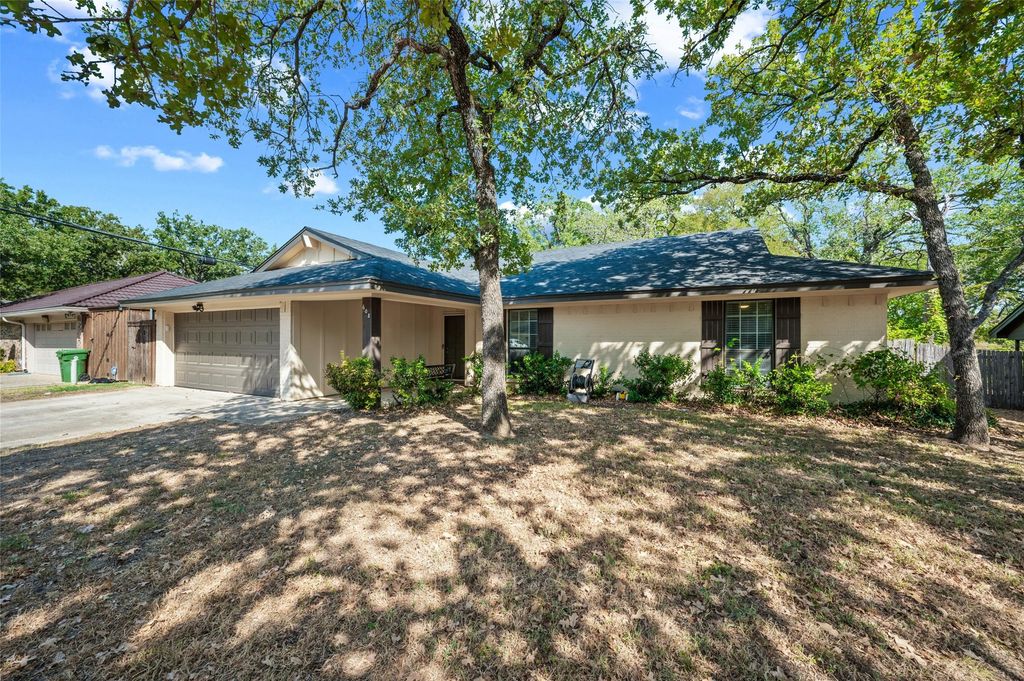 608 Ridgewood Circle, Hurst, TX 76054 — photo 4