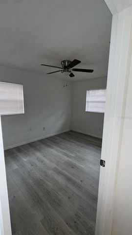 2863 COUNTY ROAD 238 238, Wildwood, FL 34785