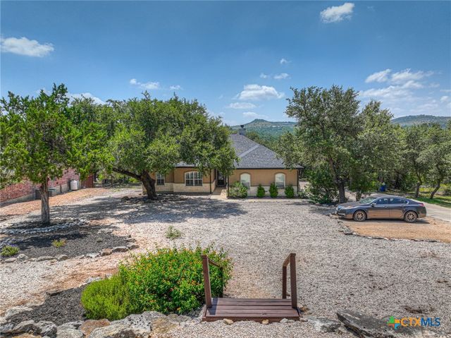 581 Lorne Road, Canyon Lake, TX 78133