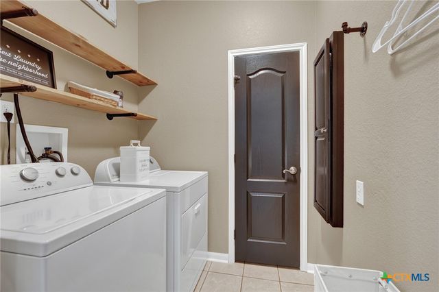 581 Lorne Road, Canyon Lake, TX 78133