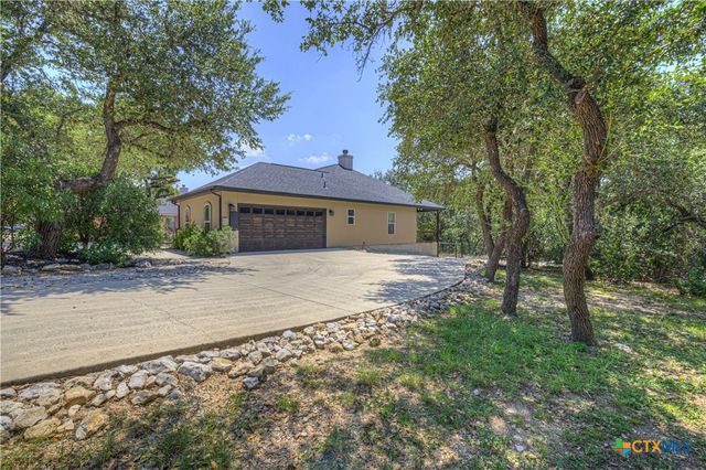 581 Lorne Road, Canyon Lake, TX 78133