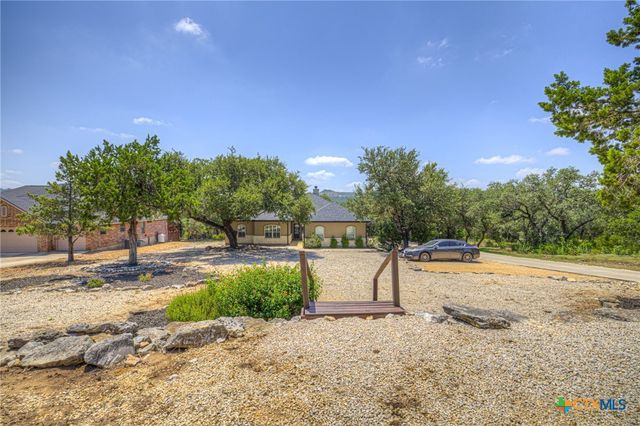 581 Lorne Road, Canyon Lake, TX 78133